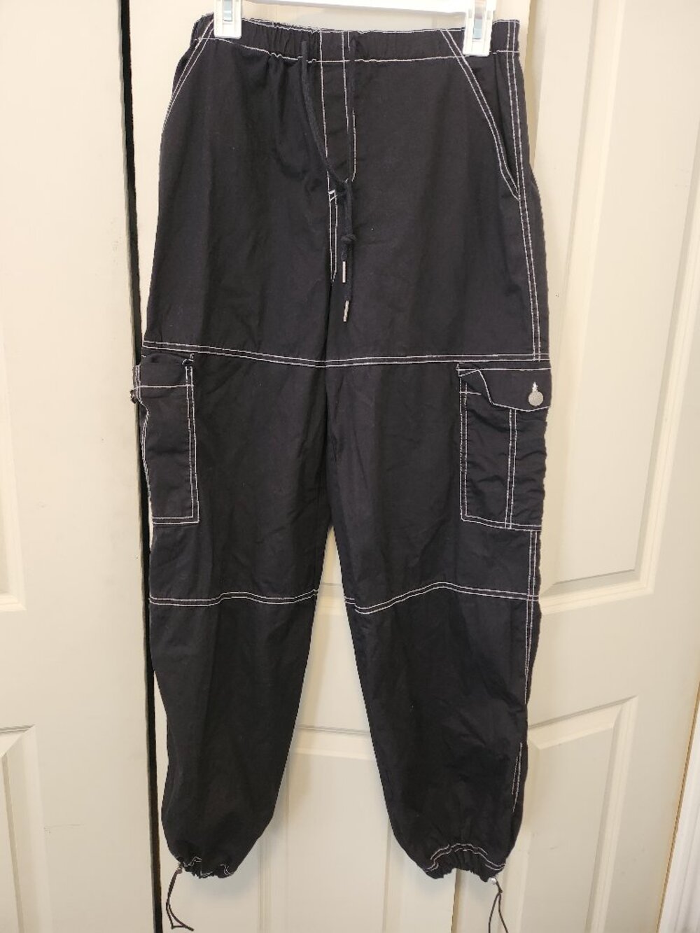 Almost Famous Black Cargo Pants-Size M